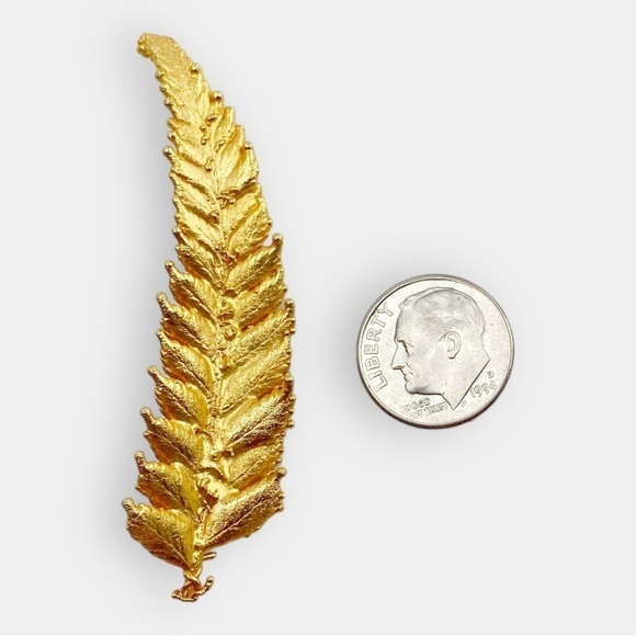 Leaf Brooch​ - Picture 1 of 4